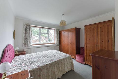 41 Alsom Avenue, Worcester Park, KT4 7EG