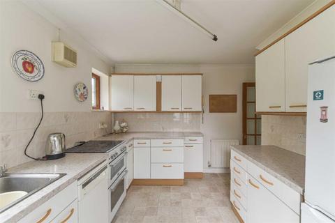 41 Alsom Avenue, Worcester Park, KT4 7EG
