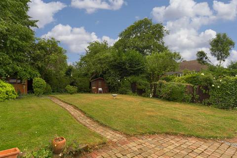 41 Alsom Avenue, Worcester Park, KT4 7EG