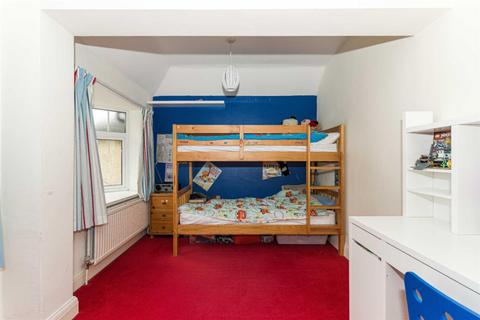 44 Fairfield Way, Epsom, KT19 0EF