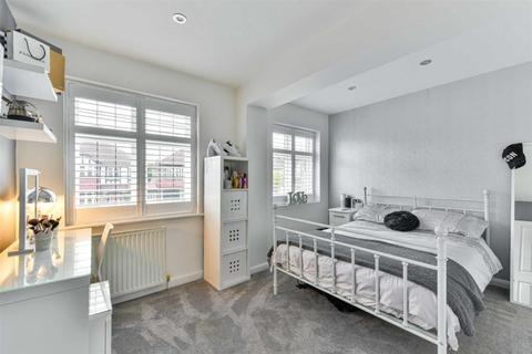 109 Bradstock Road, Epsom, KT17 2LF