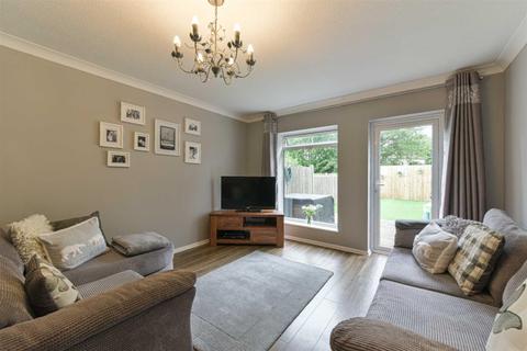 11 Edwards Close, Worcester Park, KT4 8PE