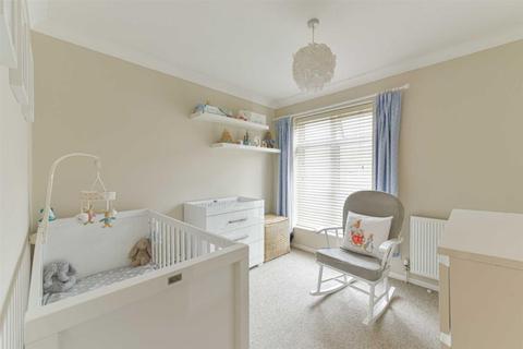 11 Edwards Close, Worcester Park, KT4 8PE