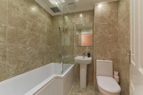 11 Edwards Close, Worcester Park, KT4 8PE
