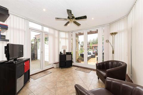 86 Beverley Way, London, SW20 0AQ