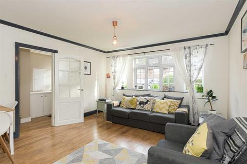 42 Collier Close, Epsom, KT19 9JQ
