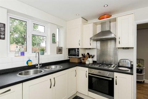 42 Collier Close, Epsom, KT19 9JQ
