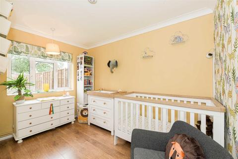 42 Collier Close, Epsom, KT19 9JQ