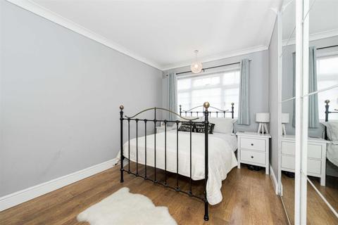 42 Collier Close, Epsom, KT19 9JQ