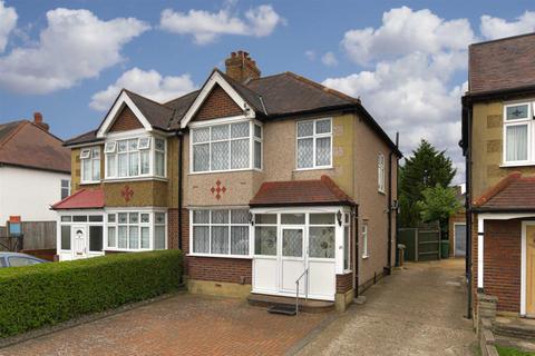 21 Clarkes Avenue, Worcester Park, KT4 8QA