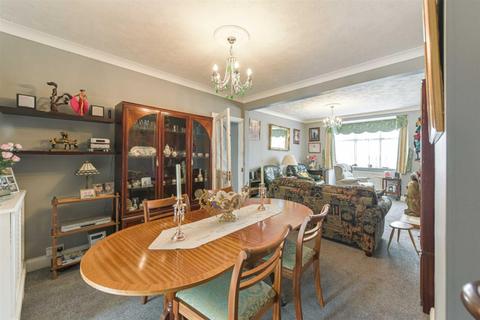 21 Clarkes Avenue, Worcester Park, KT4 8QA