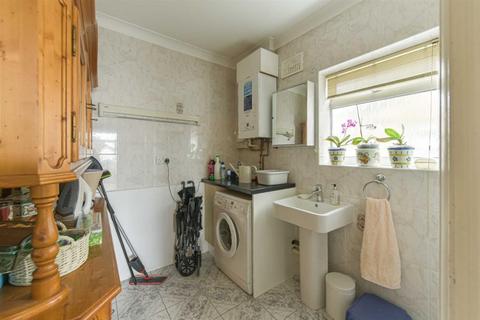 21 Clarkes Avenue, Worcester Park, KT4 8QA