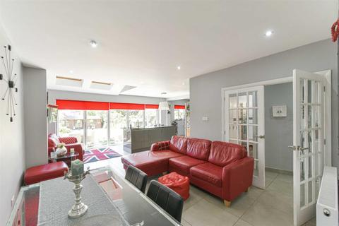 131 Seaforth Gardens, Epsom, KT19 0LW