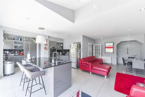 131 Seaforth Gardens, Epsom, KT19 0LW