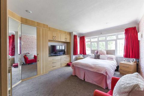 131 Seaforth Gardens, Epsom, KT19 0LW