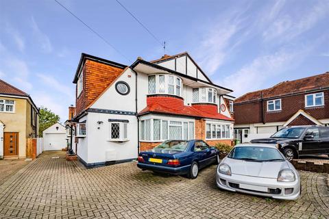 16 Calverley Road, Epsom, KT17 2NX