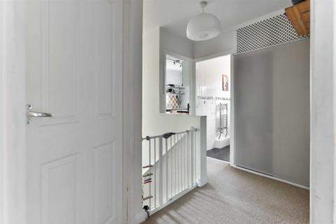 30 Wolsey Close, Worcester Park, KT4 7EF