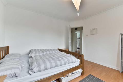 30 Wolsey Close, Worcester Park, KT4 7EF