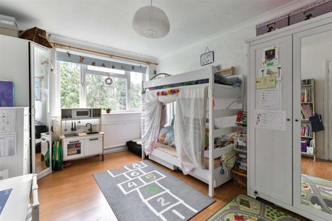 30 Wolsey Close, Worcester Park, KT4 7EF