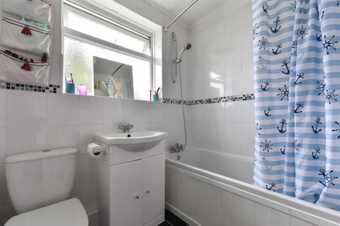 30 Wolsey Close, Worcester Park, KT4 7EF