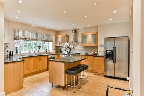 9 Ravensfield Gardens, Epsom, KT19 0ST
