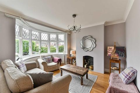 9 Ravensfield Gardens, Epsom, KT19 0ST