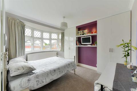 9 Ravensfield Gardens, Epsom, KT19 0ST