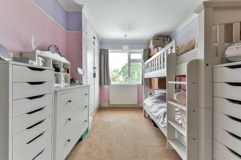 70 Waverley Road, Epsom, KT17 2LS