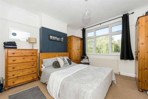 35 Sparrow Farm Road, Epsom, KT17 2JJ