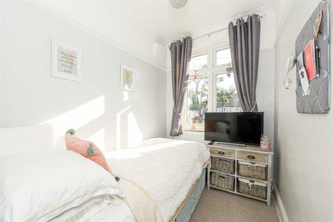 35 Sparrow Farm Road, Epsom, KT17 2JJ