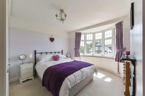 81 Chadacre Road, Epsom, KT17 2HJ