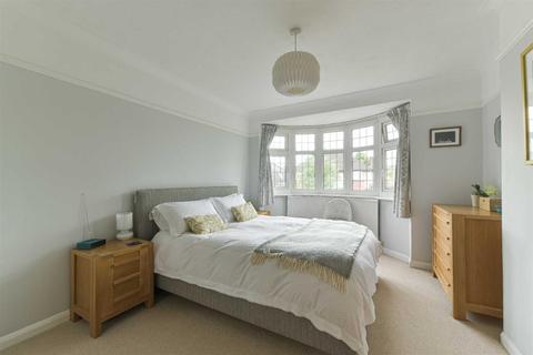 54 Ewell Park Way, Ewell, Epsom, KT17 2NW