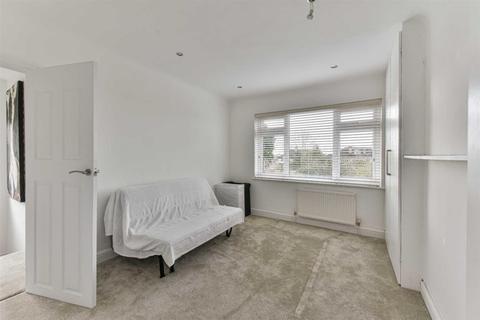137 Seaforth Gardens, Epsom, KT19 0LW