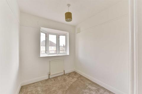 137 Seaforth Gardens, Epsom, KT19 0LW