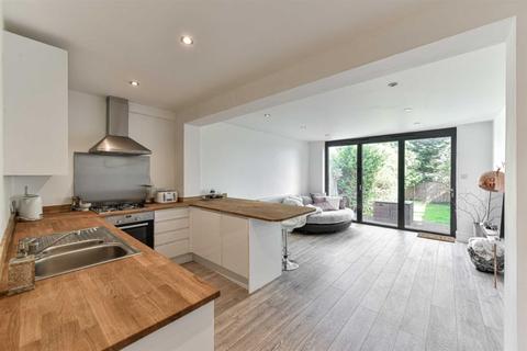 6 Conrad Drive, Worcester Park, KT4 8PP