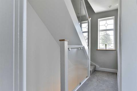 6 Conrad Drive, Worcester Park, KT4 8PP