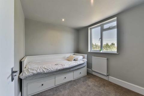 6 Conrad Drive, Worcester Park, KT4 8PP