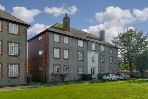 16 Cheam Mansions, Sutton, SM3 8SA