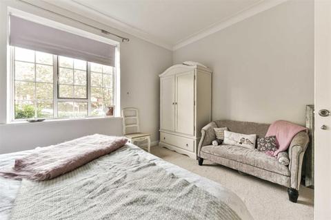 16 Cheam Mansions, Sutton, SM3 8SA