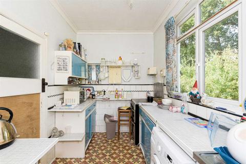 64 Manor Drive, Epsom, KT19 0ET