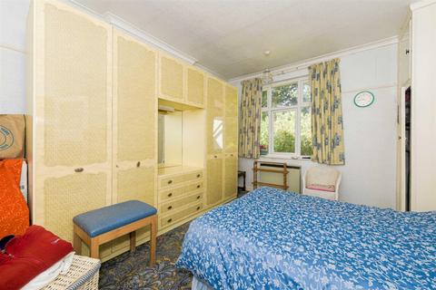 64 Manor Drive, Epsom, KT19 0ET