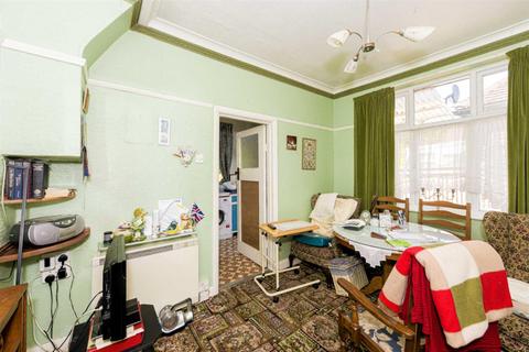 64 Manor Drive, Epsom, KT19 0ET