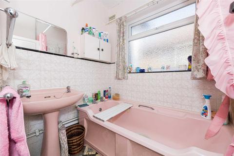 64 Manor Drive, Epsom, KT19 0ET