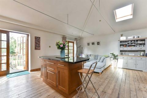 23 Ravensfield Gardens, Epsom, KT19 0ST