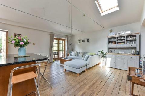 23 Ravensfield Gardens, Epsom, KT19 0ST