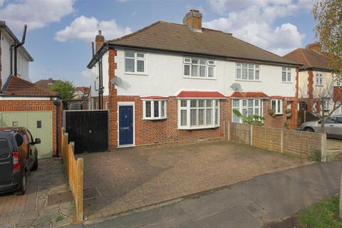 26 Killester Gardens, Worcester Park, KT4 8TZ