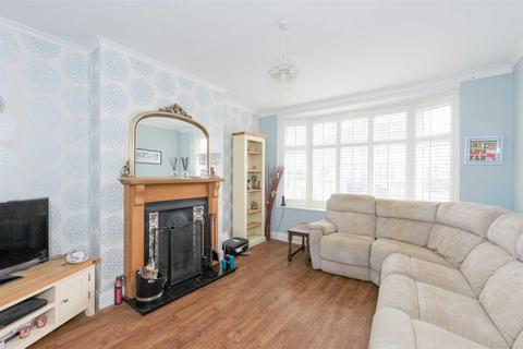 26 Killester Gardens, Worcester Park, KT4 8TZ