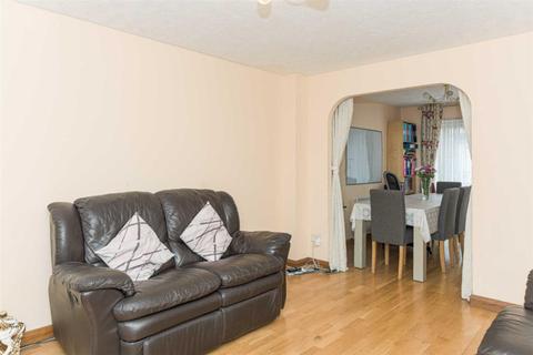 10 Pemberley Chase, West Ewell, Epsom, KT19 9LL