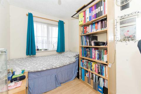 10 Pemberley Chase, West Ewell, Epsom, KT19 9LL