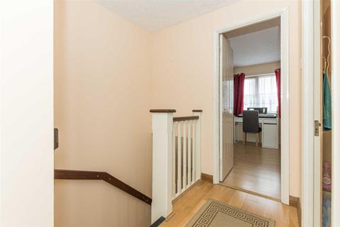 10 Pemberley Chase, West Ewell, Epsom, KT19 9LL